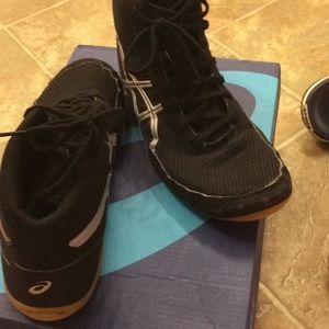 Boys wrestling shoes